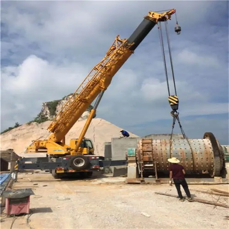 巴塘吊车的运输费用是否包含在租赁费用中